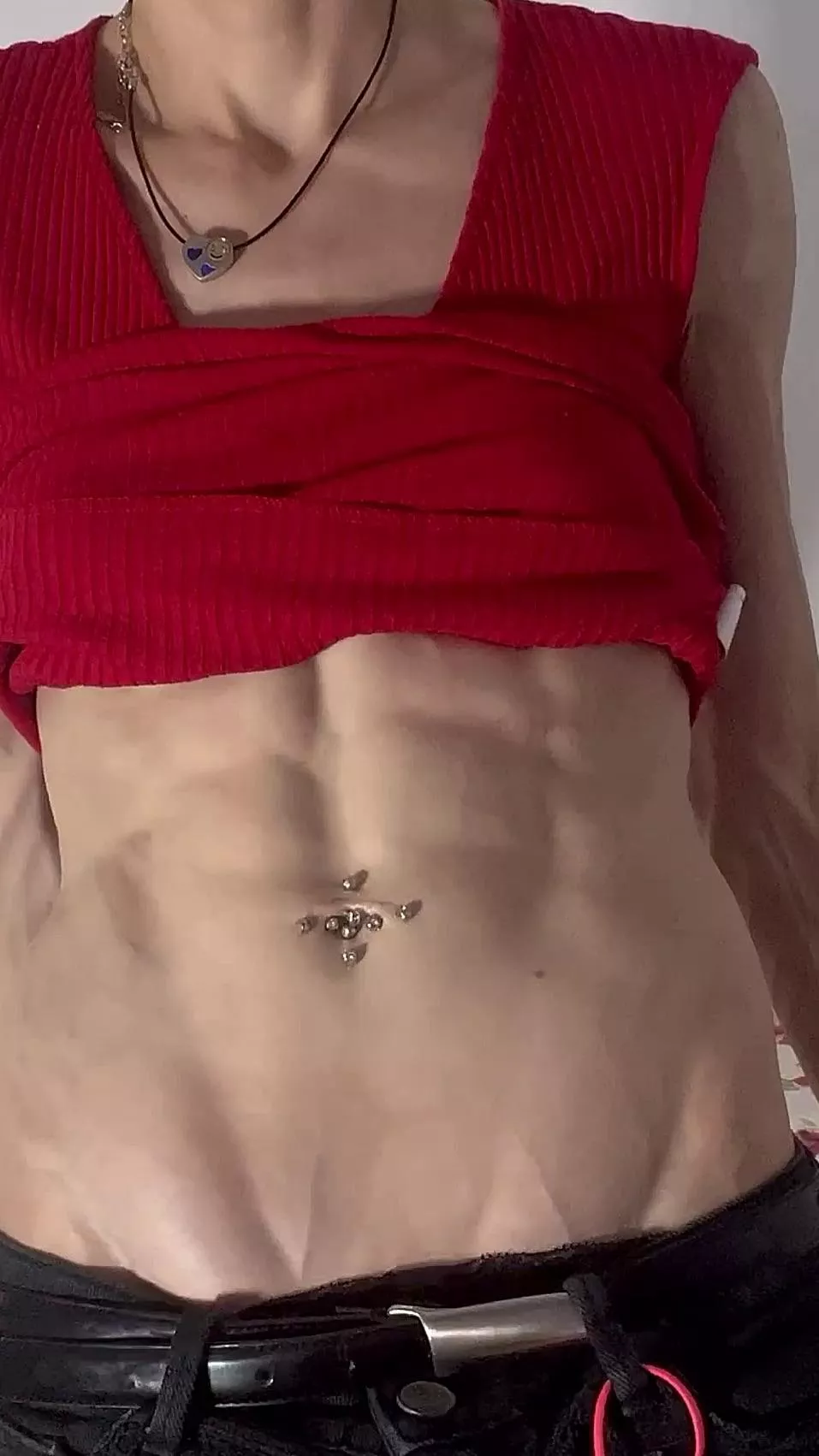Lean Navel with sparkling jewels posted by bicepsgirl4fun