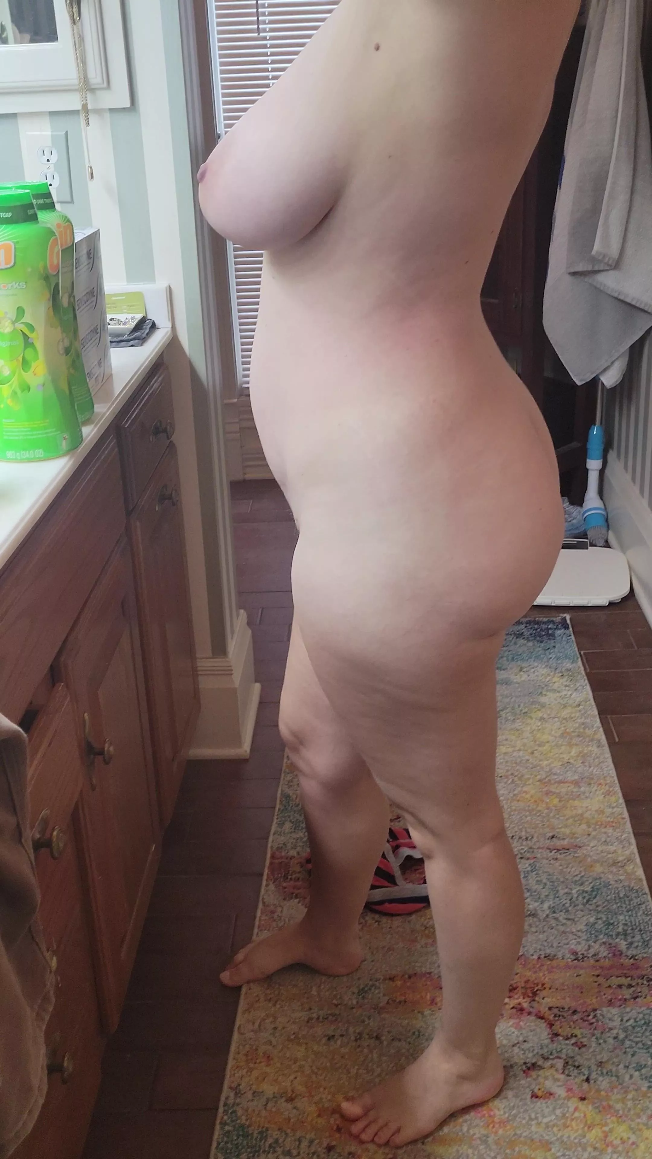 Little side profile of my mombod posted by Midwest_hw30