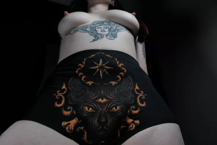 Look at my pretty 🐱... and my boobs too I guess 😂 by heylunashadow