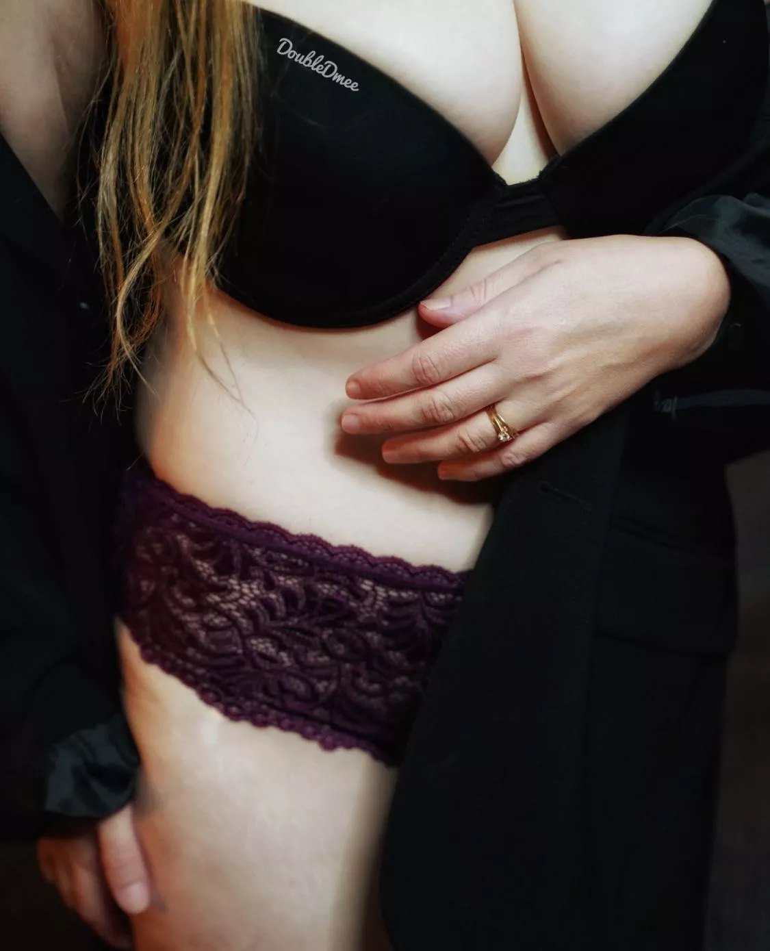 Makes me wet when you look at my wedding ring posted by doubledmee