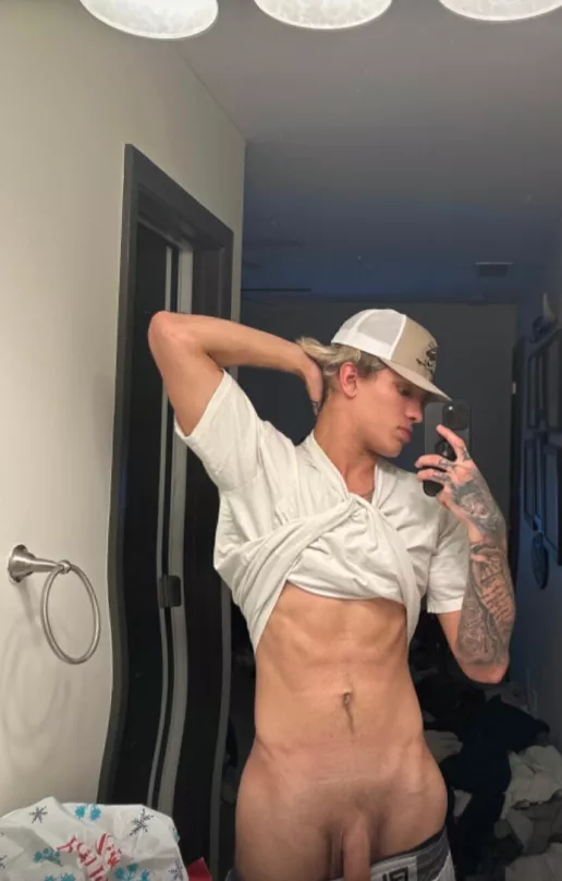 Message ''yes'' if you want noodle in DMs posted by Comfortable-End9187