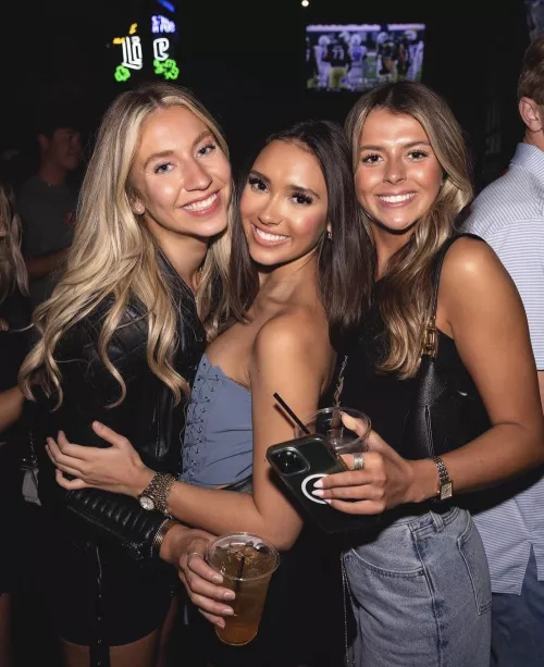 pub girls by RecognitionProof1196