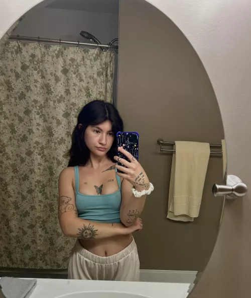 Sleepy girl tonight 😏 by angelgirll222