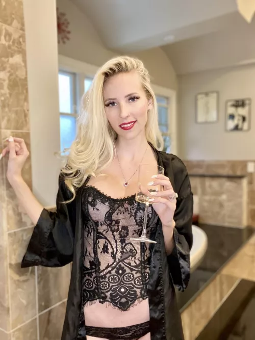 So…do you think I am a fit for this subreddit 💋 by jjmich8008