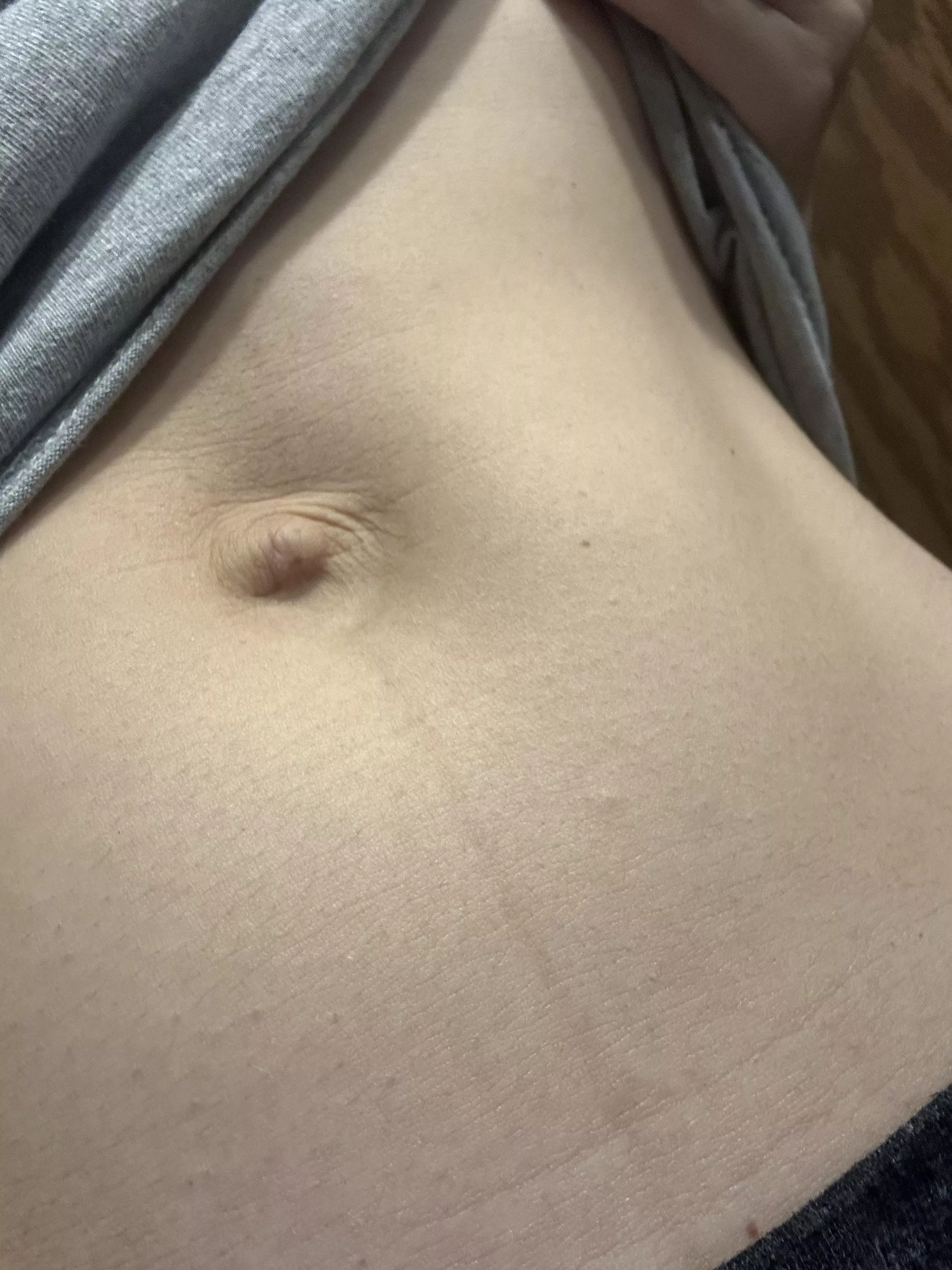 This outie needs a close-up 😍 posted by barefootbelle_art