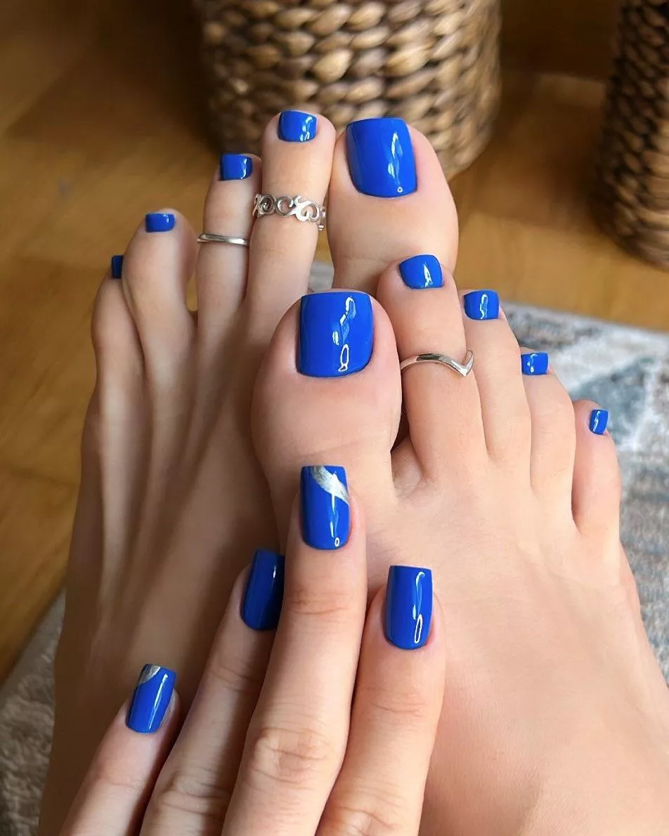 Thoughts on these blue toes? posted by arabian_footqueen