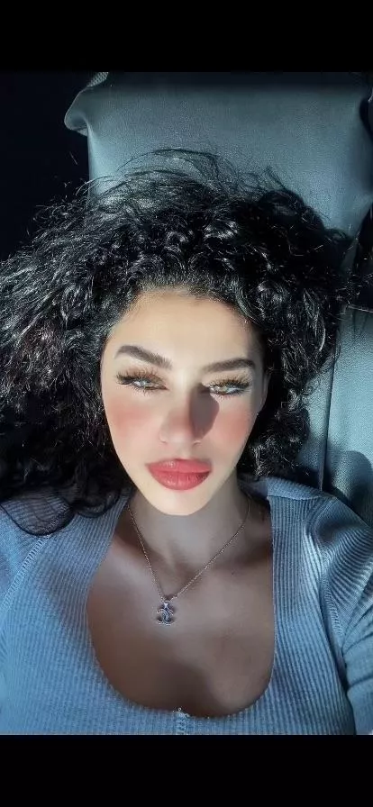 Want a taste of my lips? posted by fond_breadth