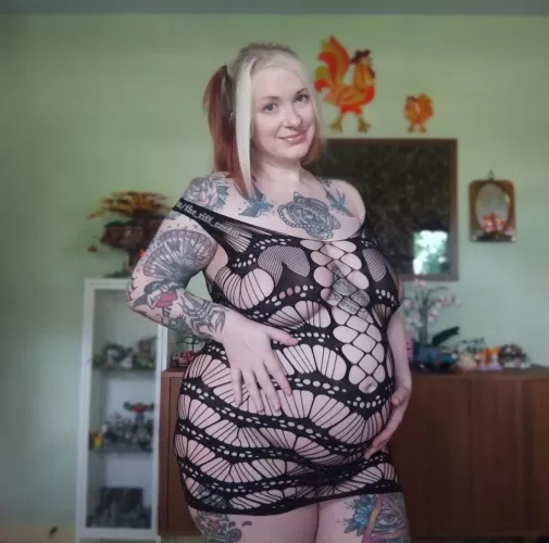 Would you date a pregnant woman?? by the_riff_randell