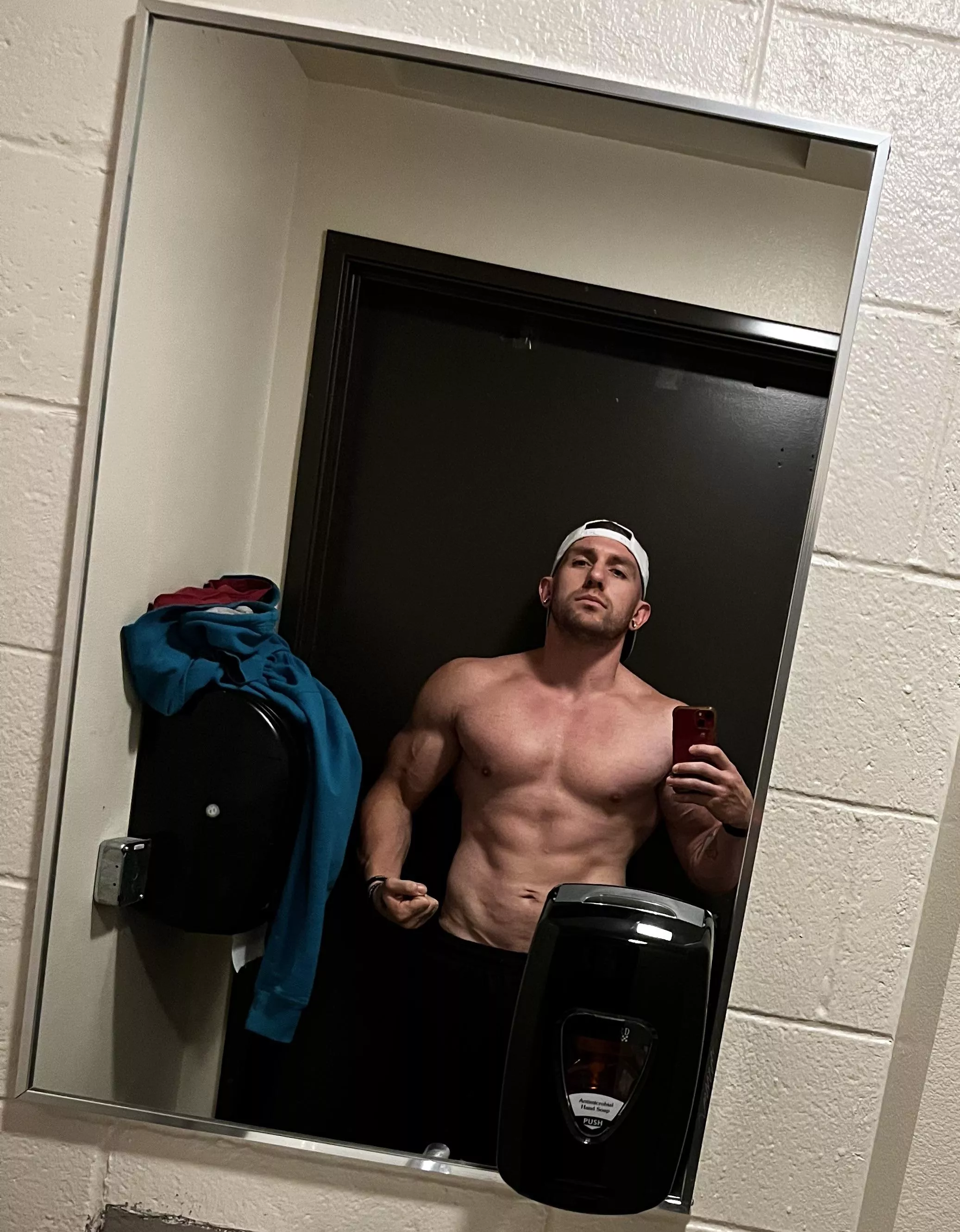 Happy flex Friday and flash me Friday (30) (m) posted by Wise_Gap_8330
