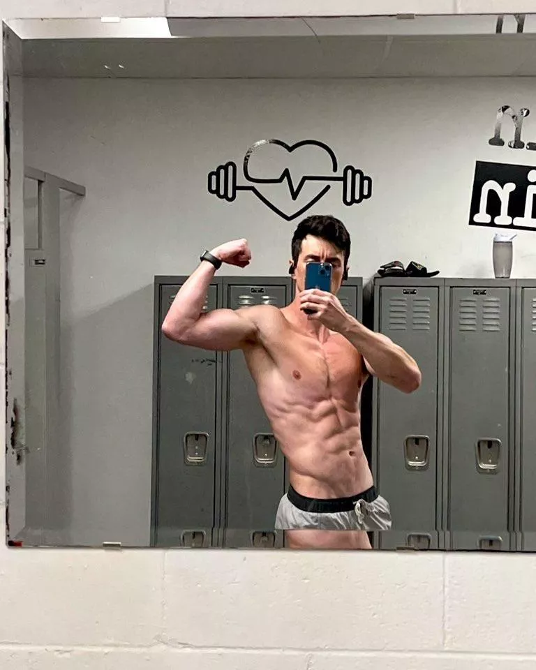 I’m reminded of how as a kid I would go around asking everyone to “feel my muscle” while pointing my elbow at them. Would you feel my muscles now? posted by Shred_and_Bread