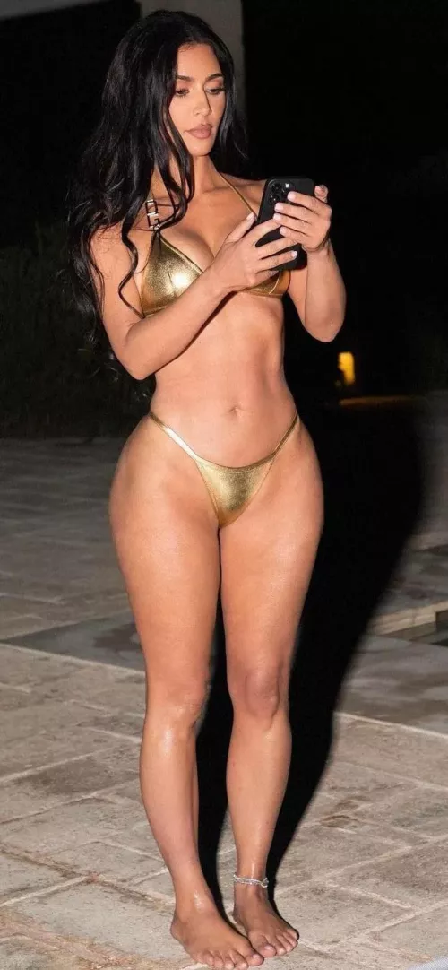 kim sculpted herself into a goddess by Kindofhell