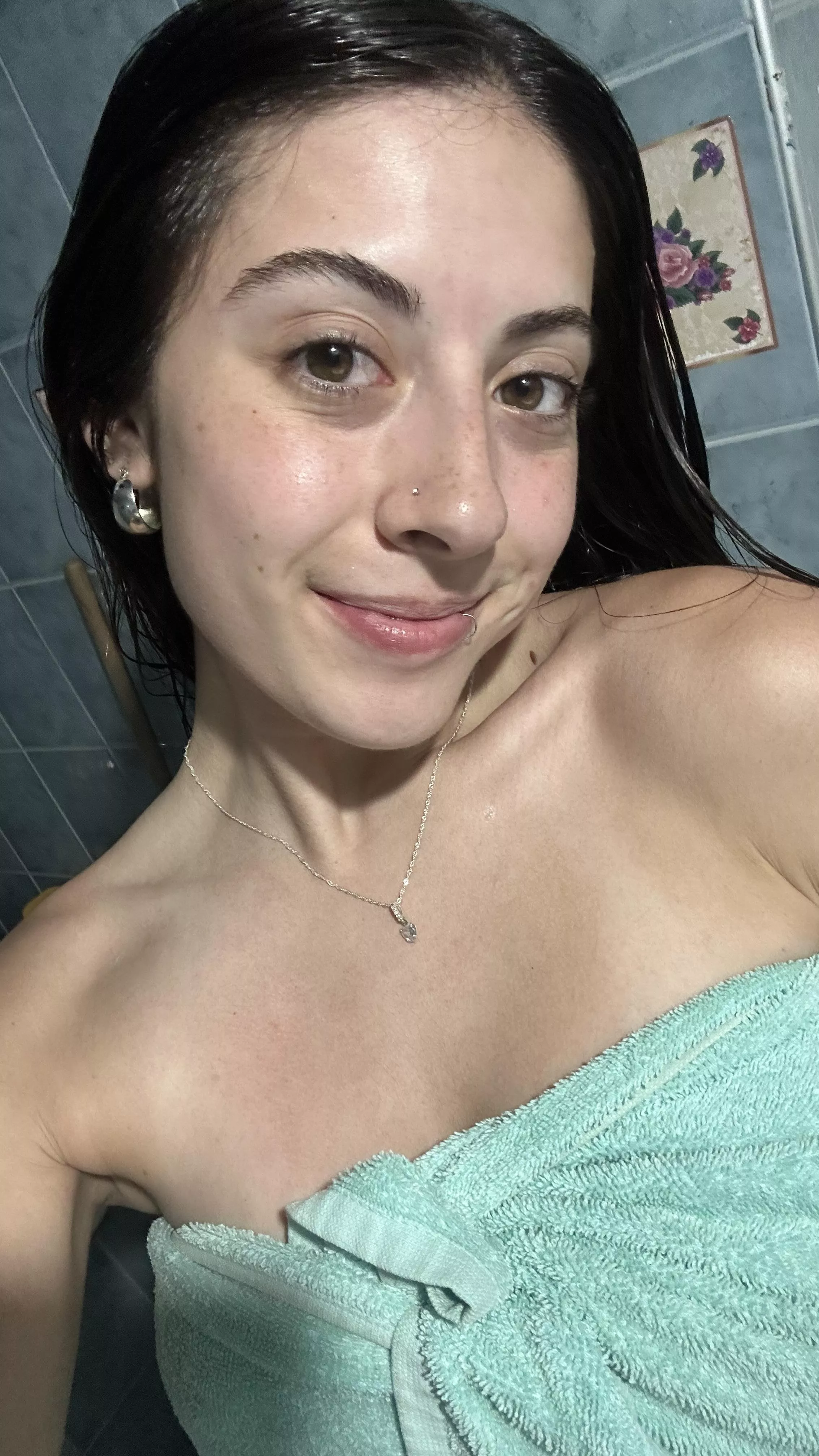 No makeup after shower selfie. Can I have a kiss? posted by LuciaFromNYC