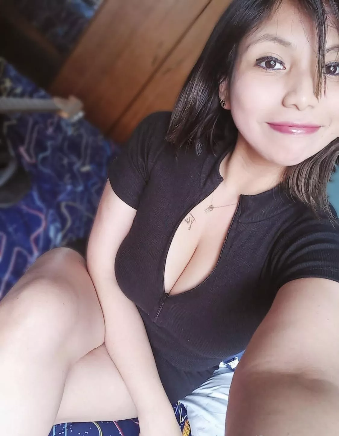 Where would you kiss me first? 👀 posted by SexyAzucena