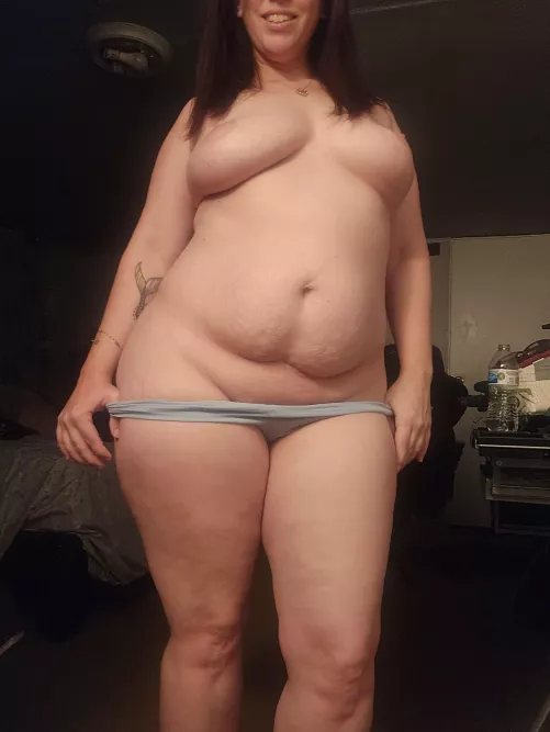 Am I to chubby to jerk off too? by Sirengoddess45