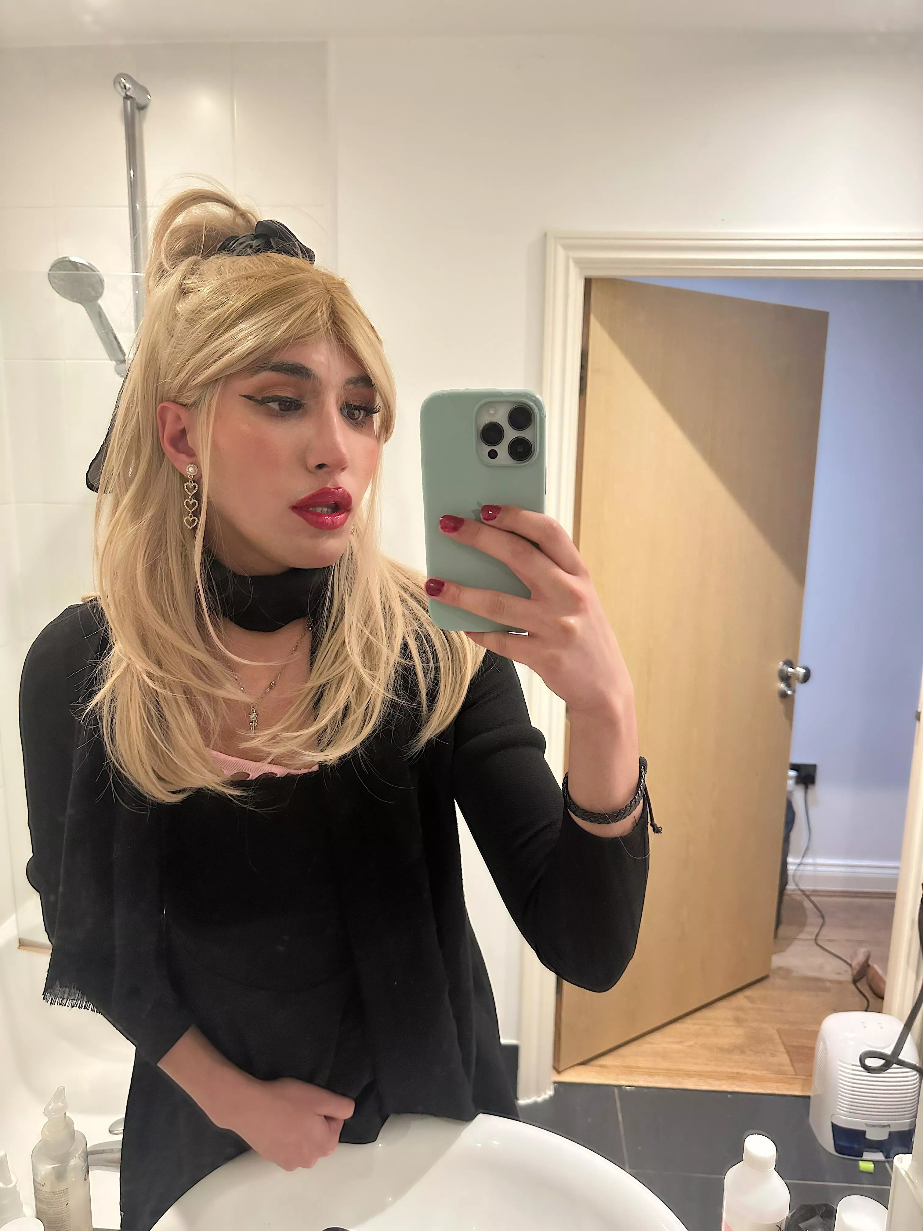 Can I be a femboy or do I look like a man? posted by TheLoneLondoner