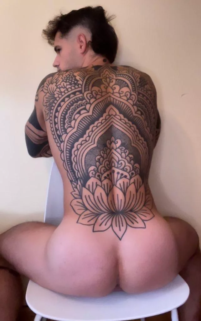 Do you stand underneath? posted by Lezaalejandro