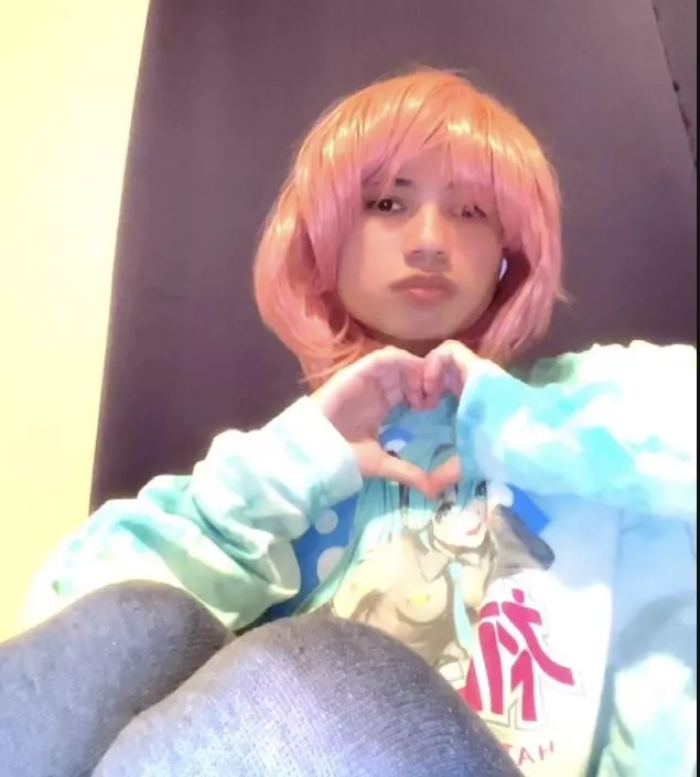 First time doing this (kinda shy) posted by lilcries666