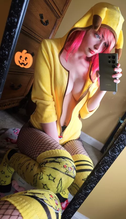 Fishnets with socks ❤️ by Astro_bunnies