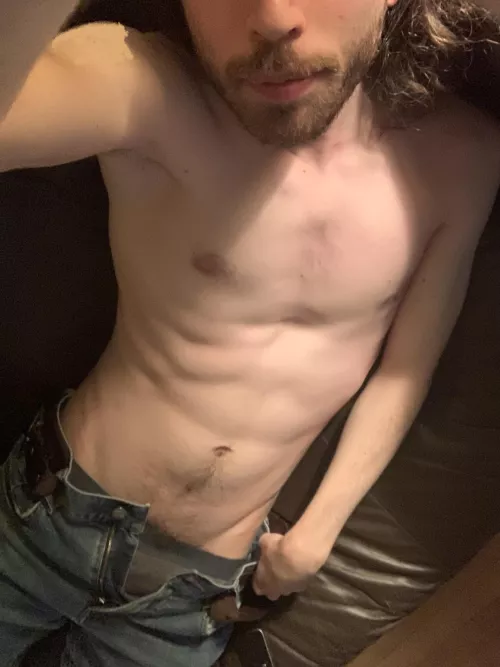 Getting comfortable by UnshornLocks