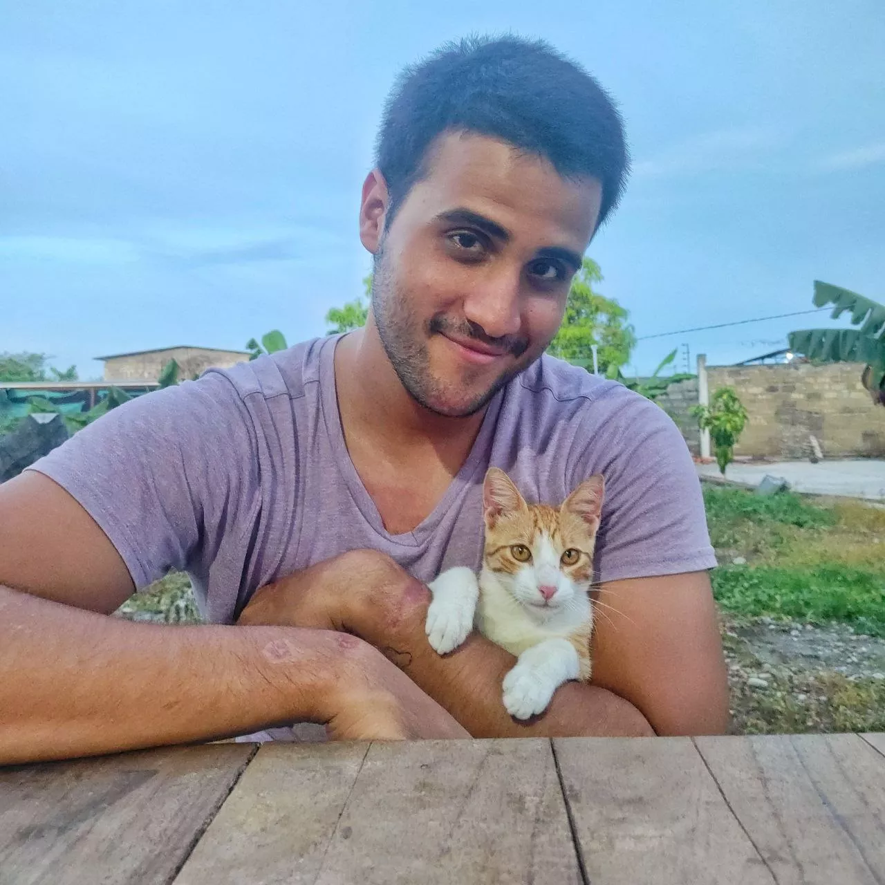 Hello:3 posted by Walter_1999_