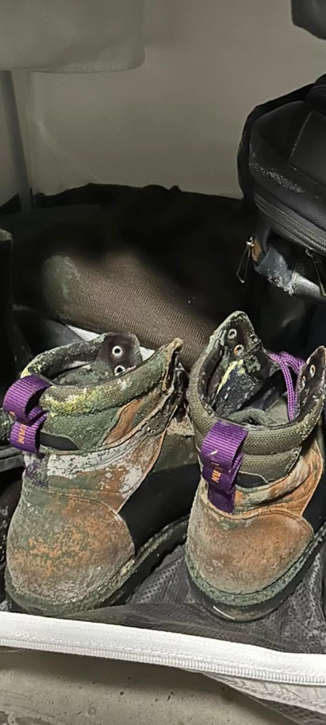 Help identifying Snow boots for a gift posted by FieldsGUY