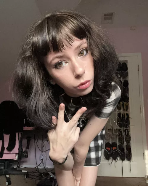 Hey ✌️ by Additional-Joke3799