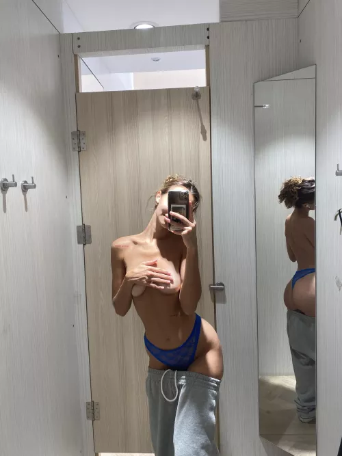 i took off my bra, do u mind? by Knohno