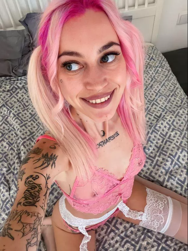 I want to blowjob my tattoo artist, that's normal? posted by CandyceOlivo