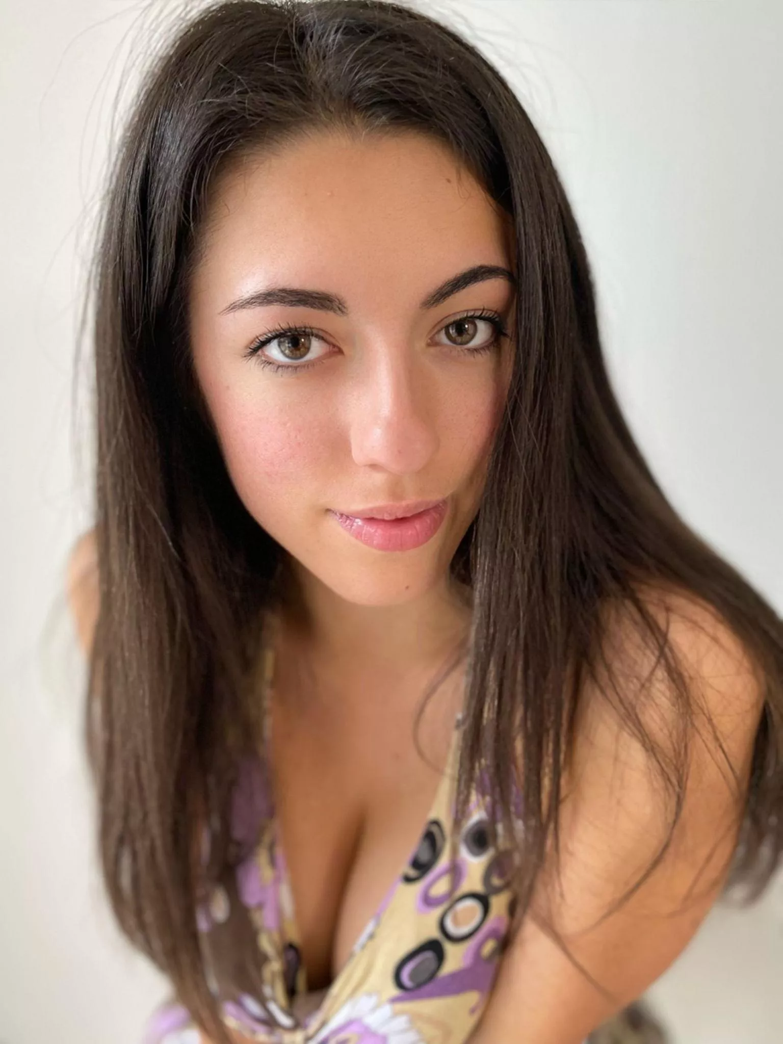 I want to have your arms around me F19 posted by inyourcaptivity