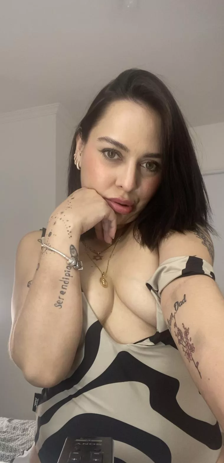 I'm a horny mom who hasn't managed to still her hunger for naughty cubs posted by SnivelingToad