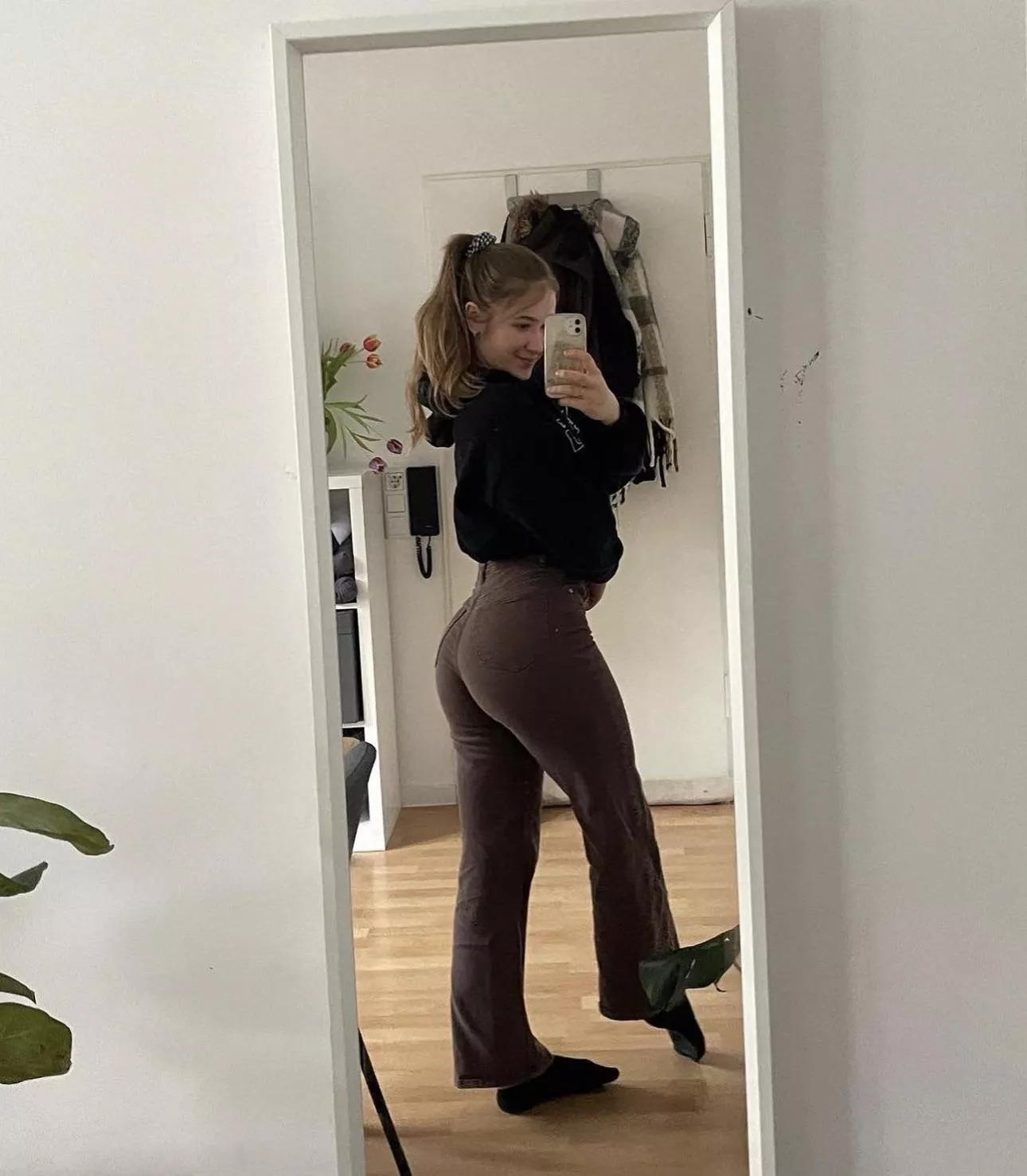 IUTR girl I know posted by Mobile-Broccoli-6554