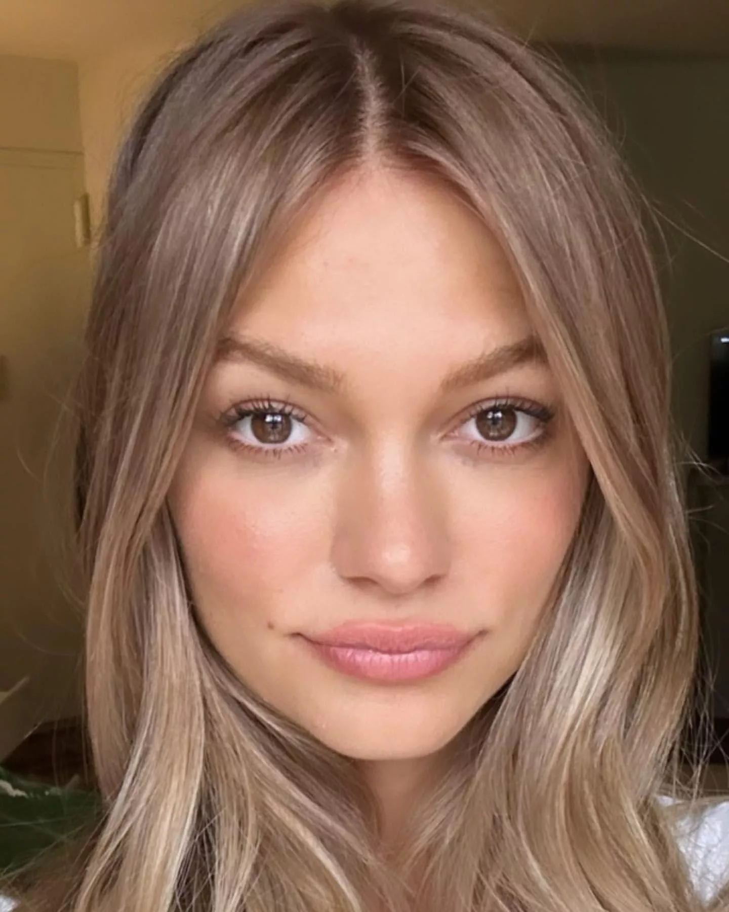 Julia Miller posted by HonestRunner