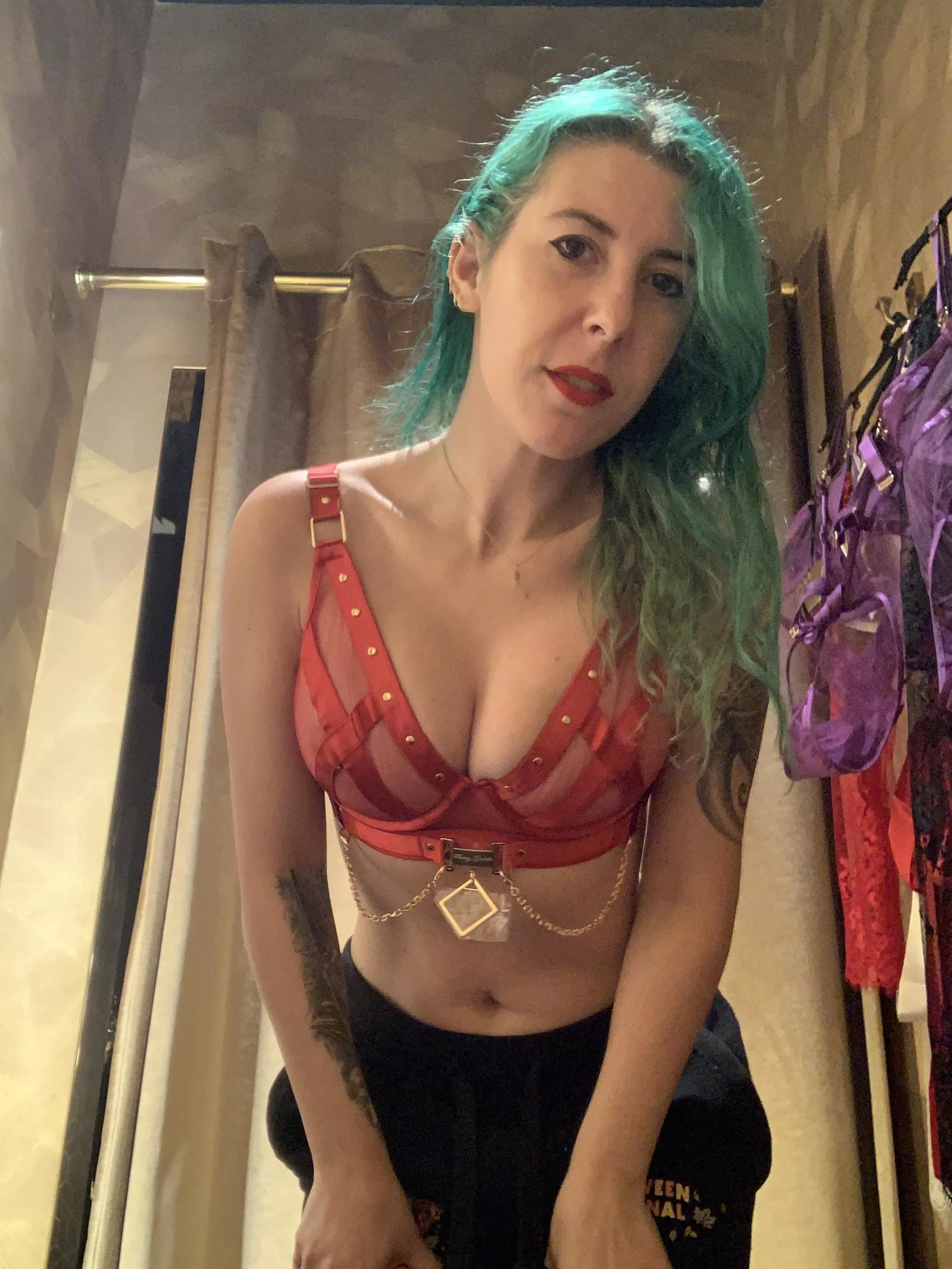 Just getting a closer look [image] posted by sirenskiss3