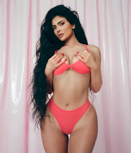 Kylie Jenner by Affectionate_Duck882