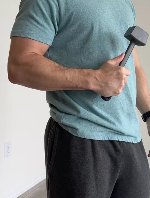 Ladies, find you a guy who knows how to use his meat hammer by 5amBoner