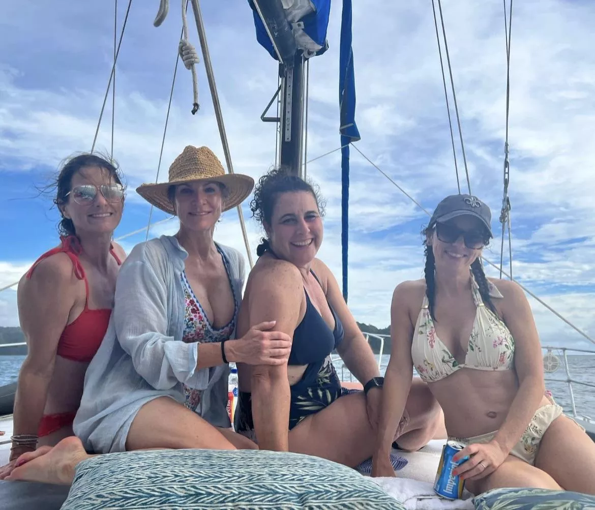 moms posted by Lumpy_Sky6566