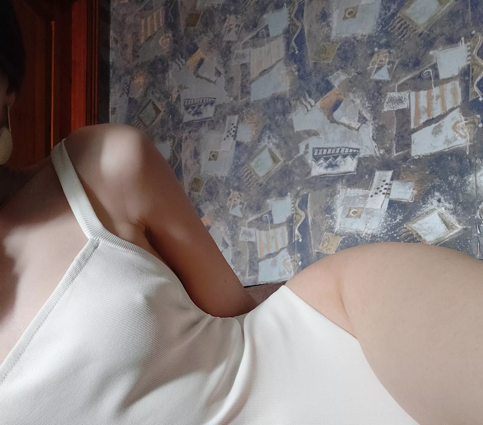 Pretty white posted by SweetieAlyona