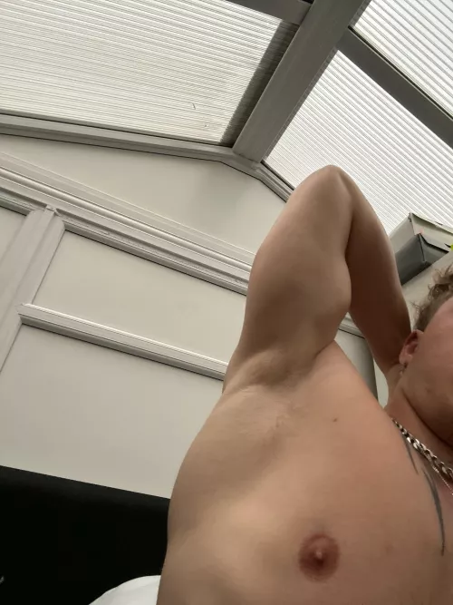 Sniff me by Ethanx_Brown