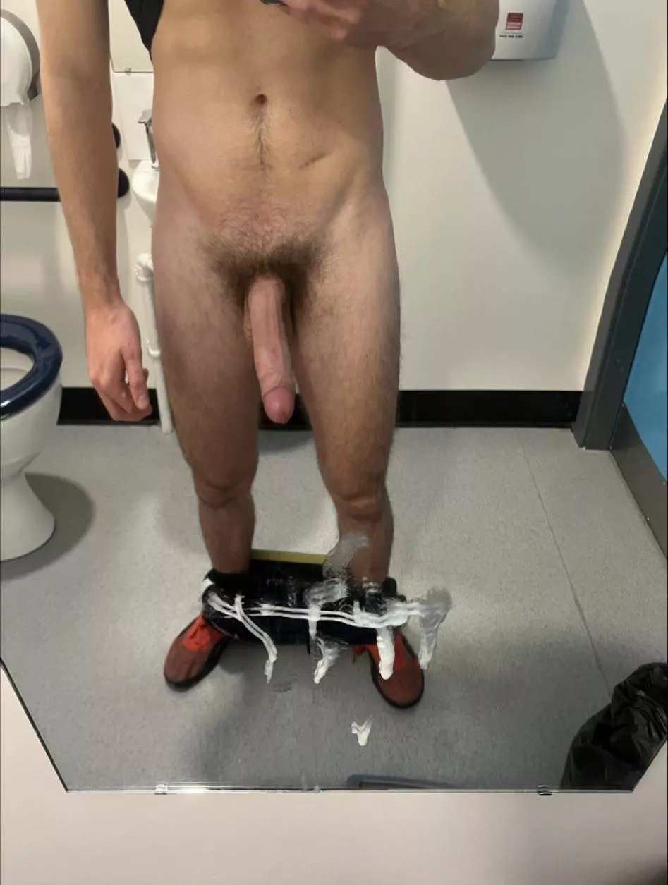 The new secretary has me so horny lads, couldn’t help myself posted by IfImBad