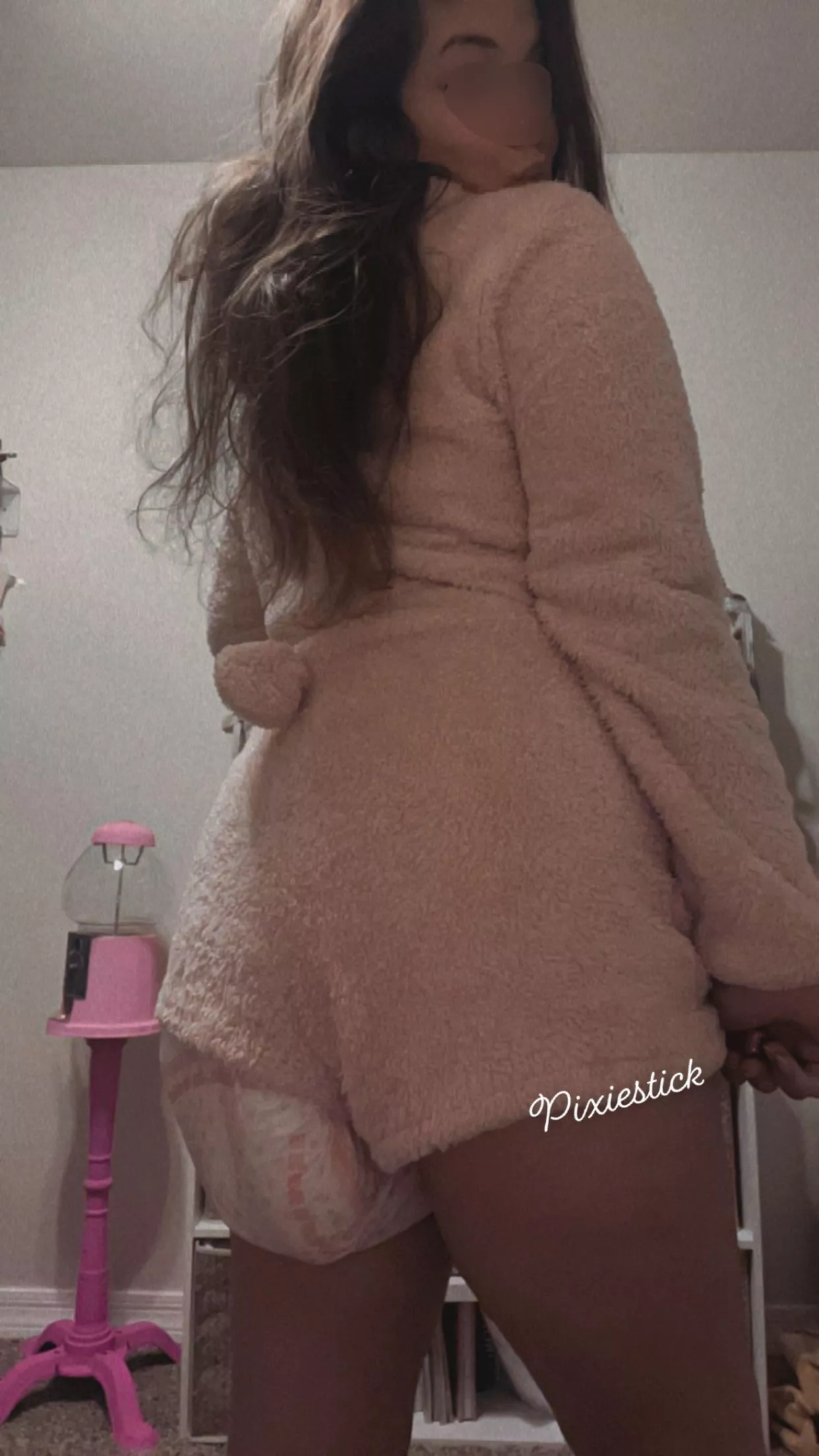 This onesie is doing me zero favors 🙈 I finks I’m ready for that change pretty please 😇 posted by Elena_Anghel69