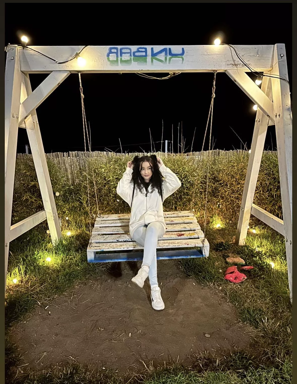 Waiting for my swing partner posted by SpiceyAlice