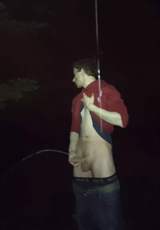 whose kink is seeing other men piss posted by AlecH420