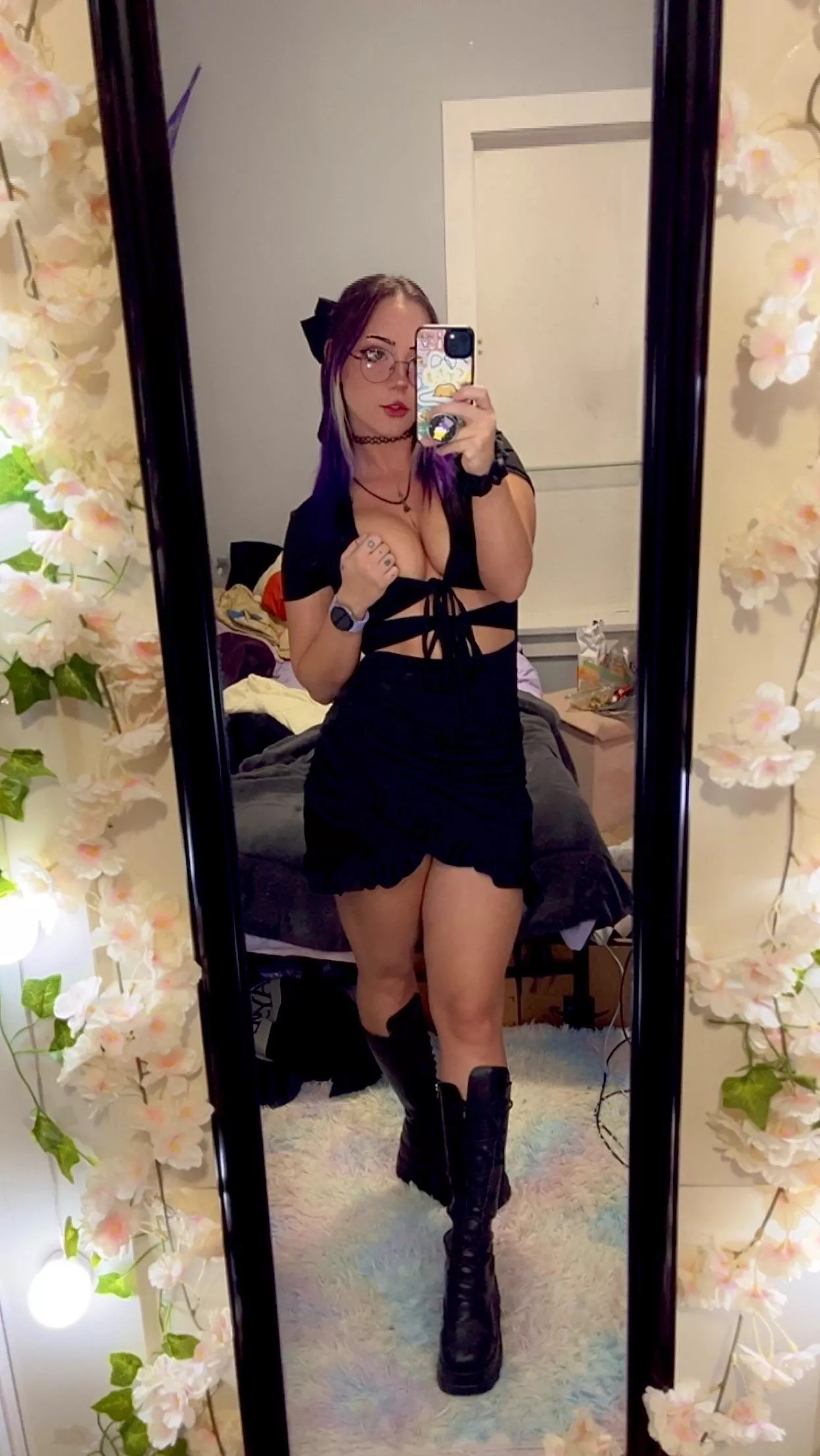 would you come with me to the antique mall and sneak into the bathroom? c; posted by LotusJayne