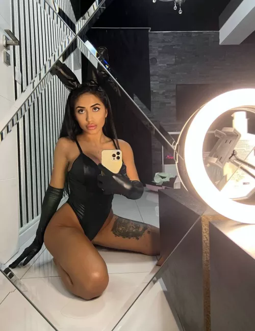 Age gap is sexy… don’t you agree? by healthykitty9