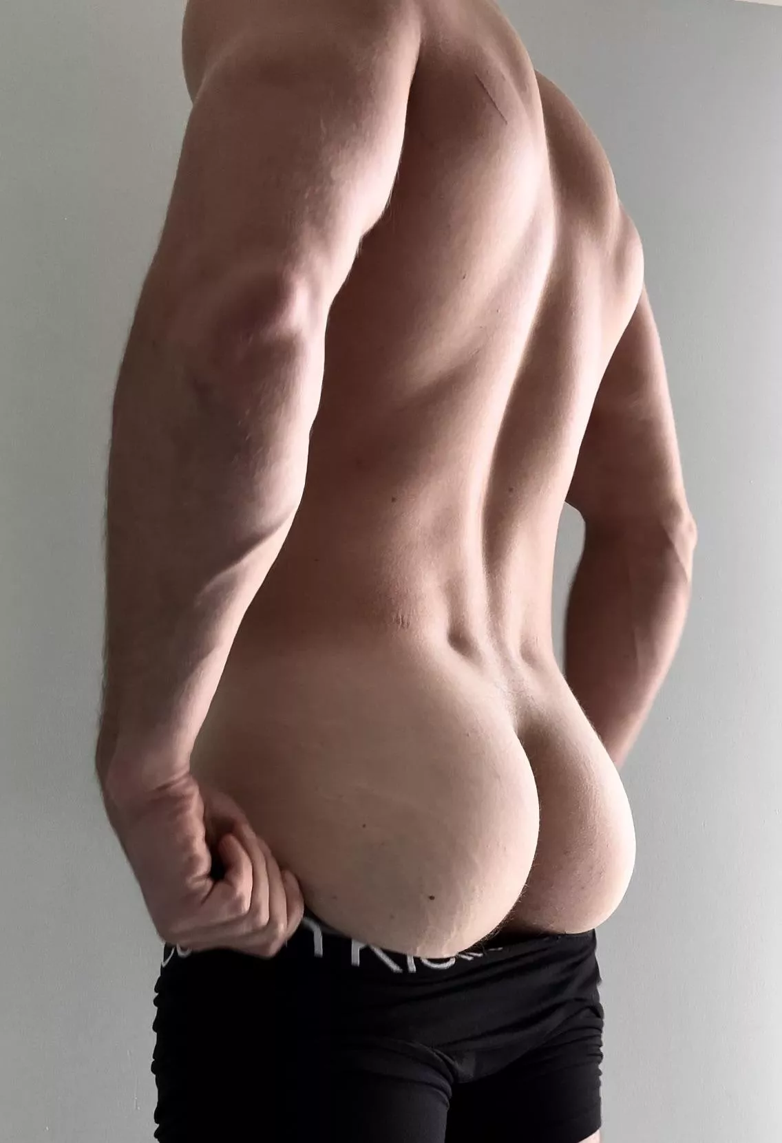 Back scratches are nice posted by YourMilo