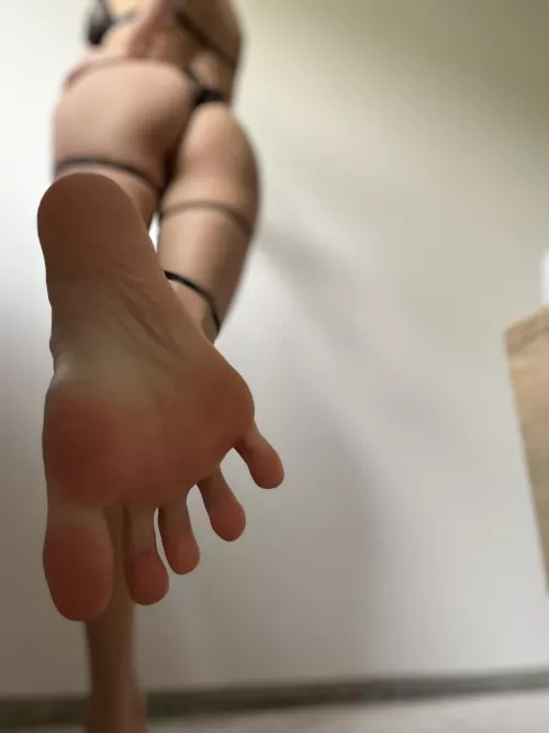 count my toes by _ivannabelle