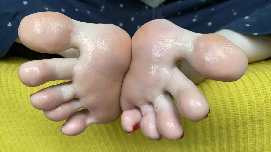 Fresh out the shower by marialiangeles