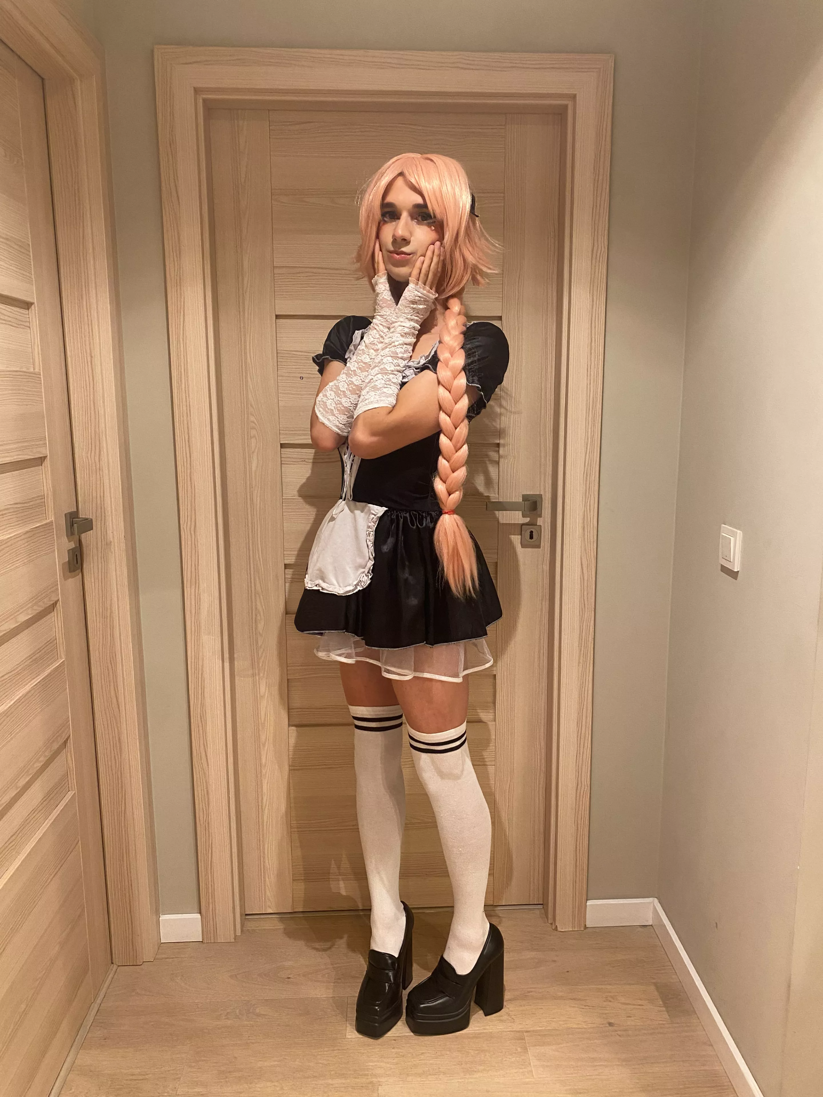 haiii *try not to blush* >w< posted by paxior