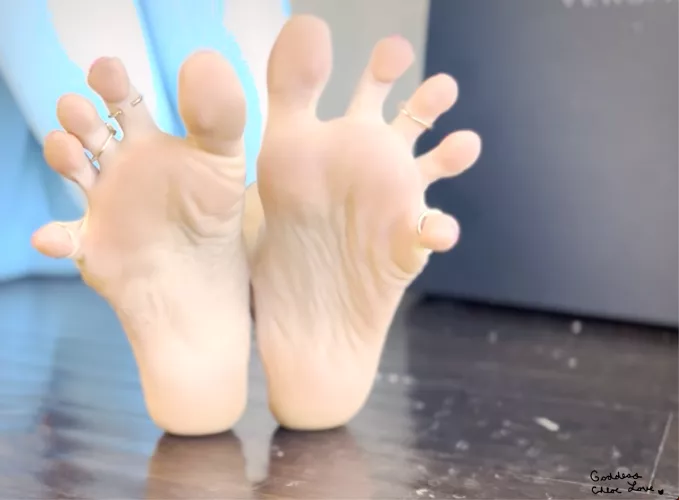 Hey! It's Sunday, time to relax. [F]23 by Goddess_ChloeLove