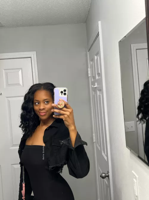 Hi am I your type of woman by bellegoddesss